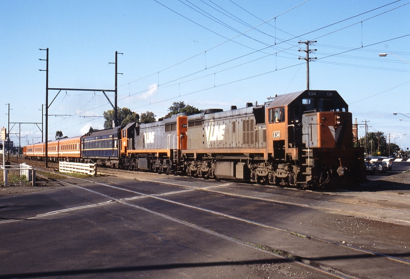 116869: Sunshine down side Anderson Road Level Crossing 8013 Down Bendigo Passenger X 36 X 40