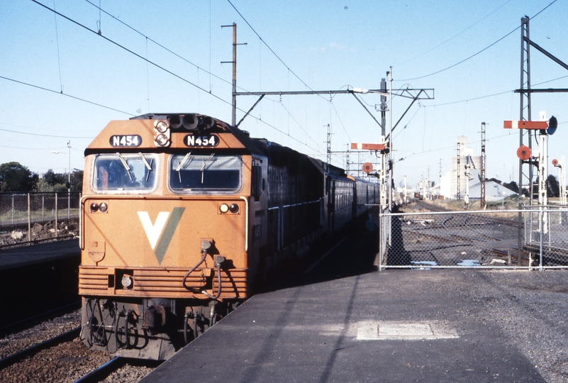 116945: Sunshine 8115 Down Ballarat Passenger N 454