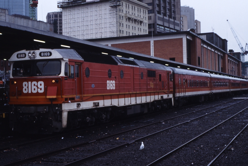 117016: Spencer Street 8661 Down Intercapital Daylight Express 8169