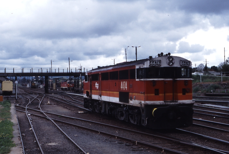 117024: Albury 4474 backing down for Up Intercapital Daylight Express