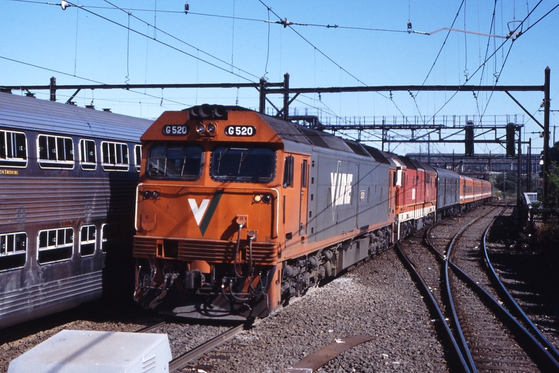 117038: Strathfield S2 Up Sydney Express G 520 8173