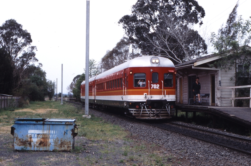 117051: East Richmond Down Rail Motor 702 leading