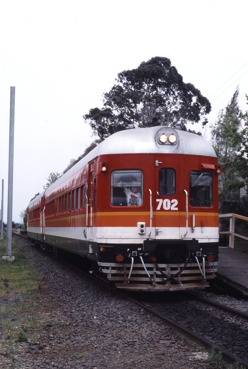 117052: East Richmond Down Rail Motor 702 leading