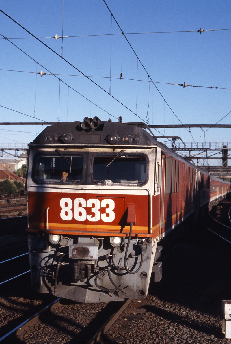 117066: Strathfield Up Brisbane Limited Express 8633 8610