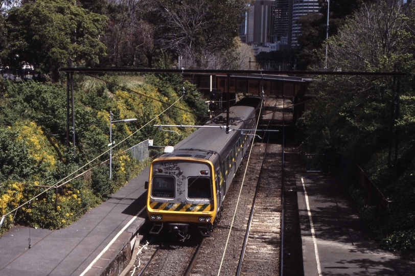 117073: Jolimont Up Suburban 3-car Comeng