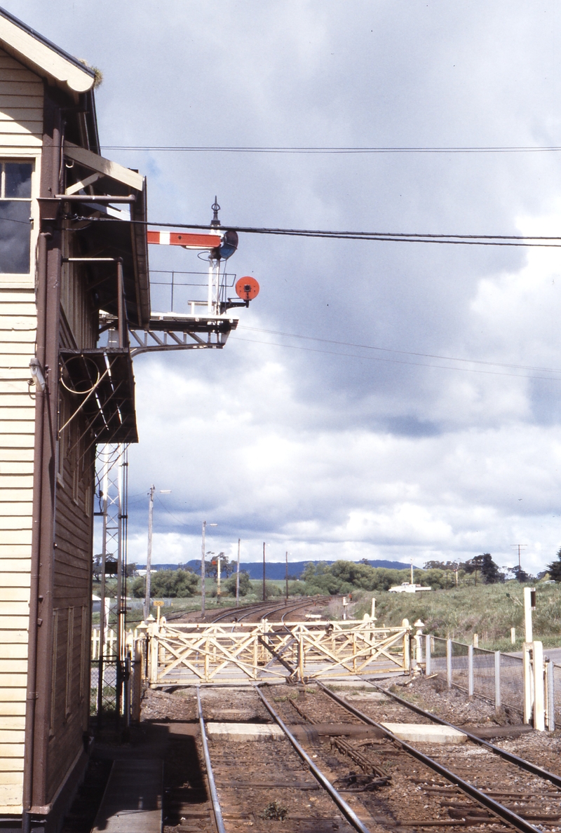 117097: Kyneton Looking towards Melbourne