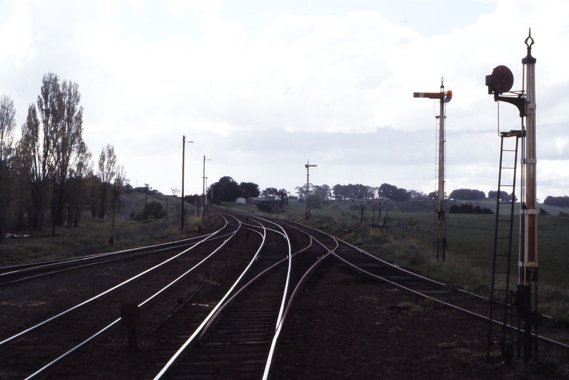 117098: Kyneton Looking towards Bendigo