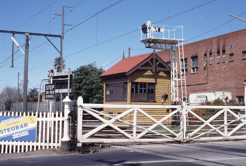 117116: Brunswick Victoria Street Level Crossing Looking from East to West across line