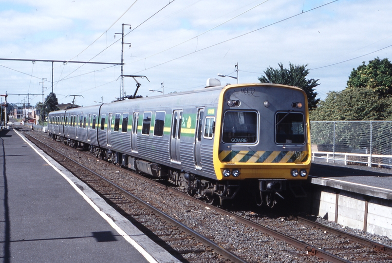 117142: Anstey Down Suburban 3-car Comeng 641 M leading