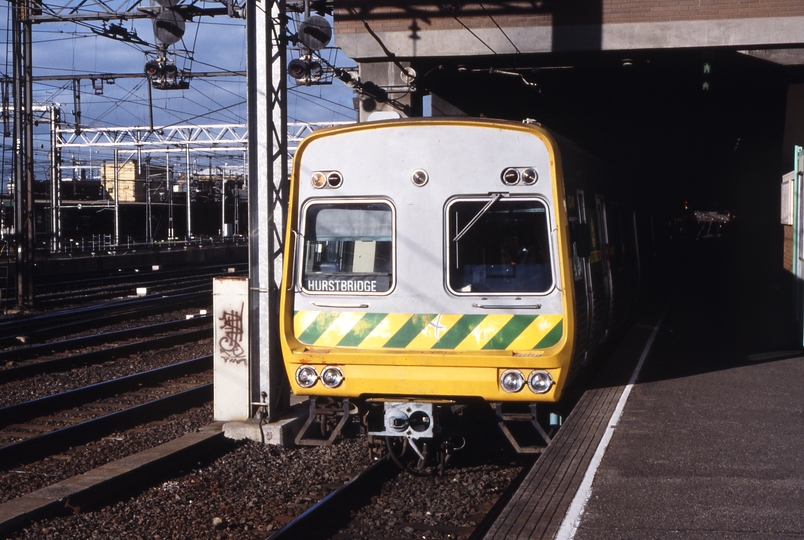 117172: Flinders Street Down Suburban to Hurstbridge 6-car Comeng