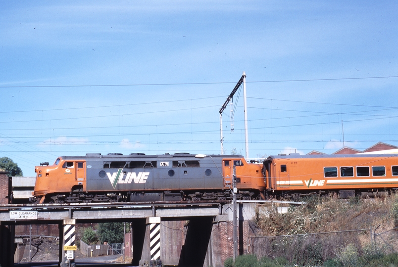 117186: North-East Line at Lloyd Street 8310 Up Passenger from Albury A 71