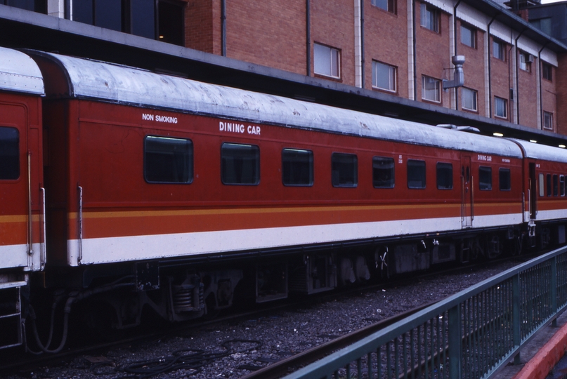 117193: Spencer Street ABS Diner in consist 8661 Down Intercapital Daylight Express