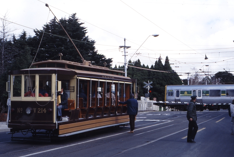 117321: Riversdale Road at Railway Crossing Up AETA Special V 214 and Down Suburban Comeng 620 M leading