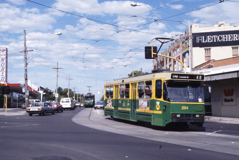 117399: High Street at Burke Road Up A2 284