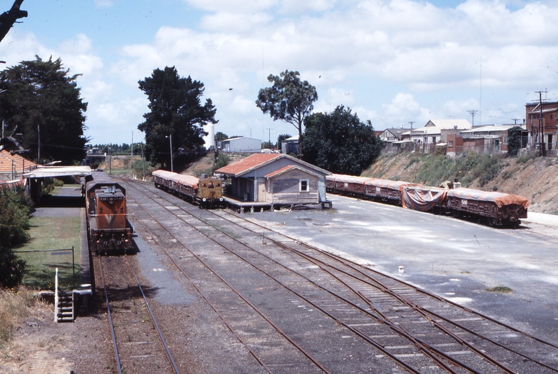 117433: Leongatha 8424 Up Passenger P 18