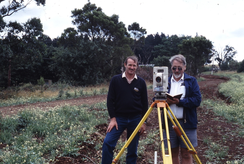 117438: Gembrook up side Looking Up from Down TP Curve 107R John Shaw and Peter Charrett surveying