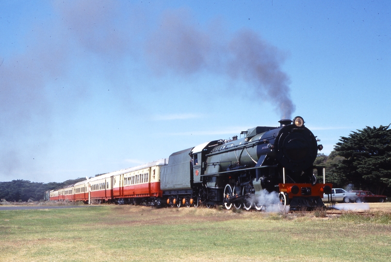117503: Municipal Depot Road 12:30pm Up Passenger V 1209 leading X 20 trailing