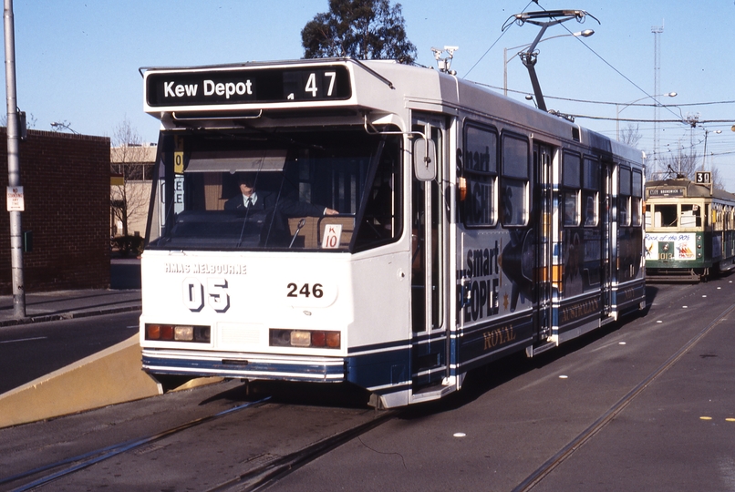 117662: Latrobe Street at Spencer Street Down Z1 246 and W7 1013