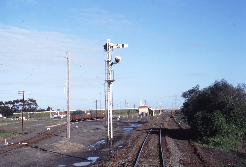 117664: Gheringhap Melbourne end Looking towards Ballarat