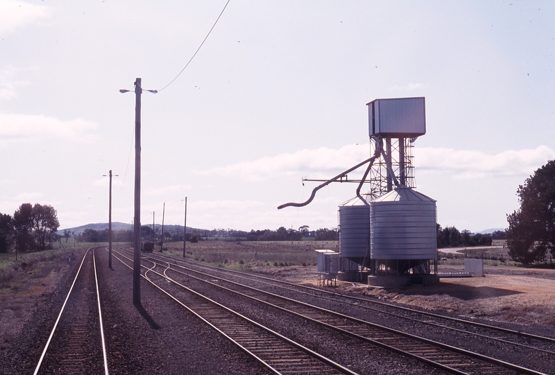 117698: Maroona Looking towards Ararat GEBV Mini Grain handing plant at right