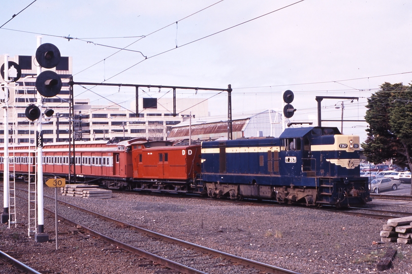 117718: Spencer Street Up Special Passenger T 357 and Tait Carriages