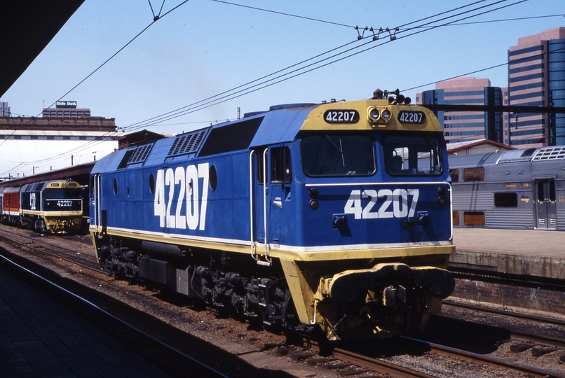 117984: Sydney Central 42207 In background 42212 on 3:42pm Goulburn Passenger