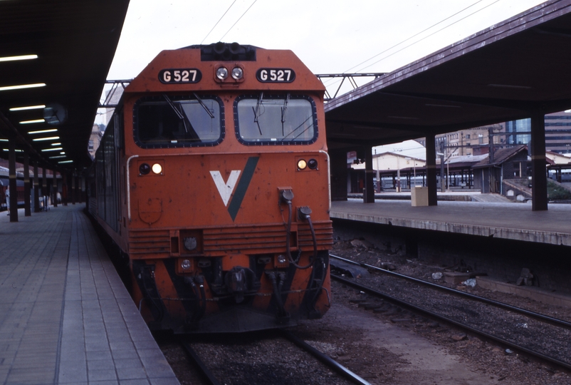 117995: Sydney Central Down Melbourne Express G 527