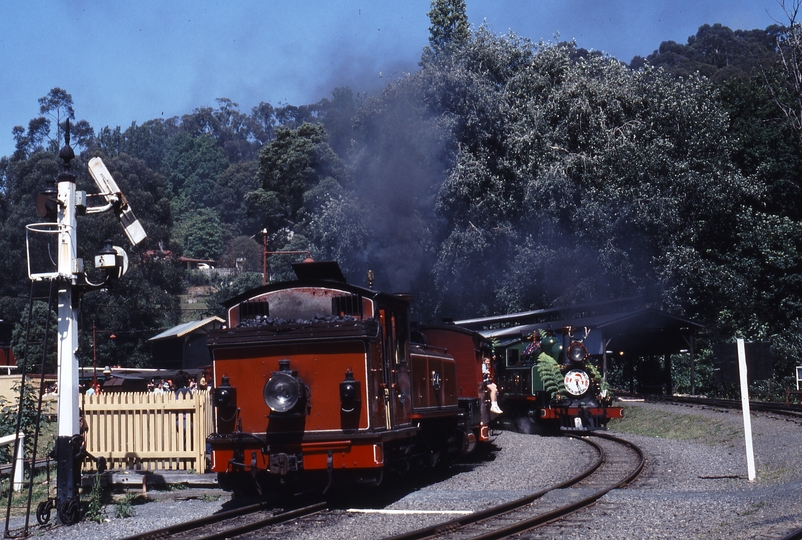 117999: Belgrave 10:30am Down Passenger 14A and Down Santa Special 7A