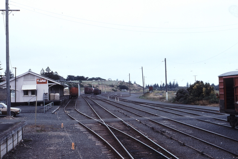 118012: Warrnambool Looking towards Melbourne