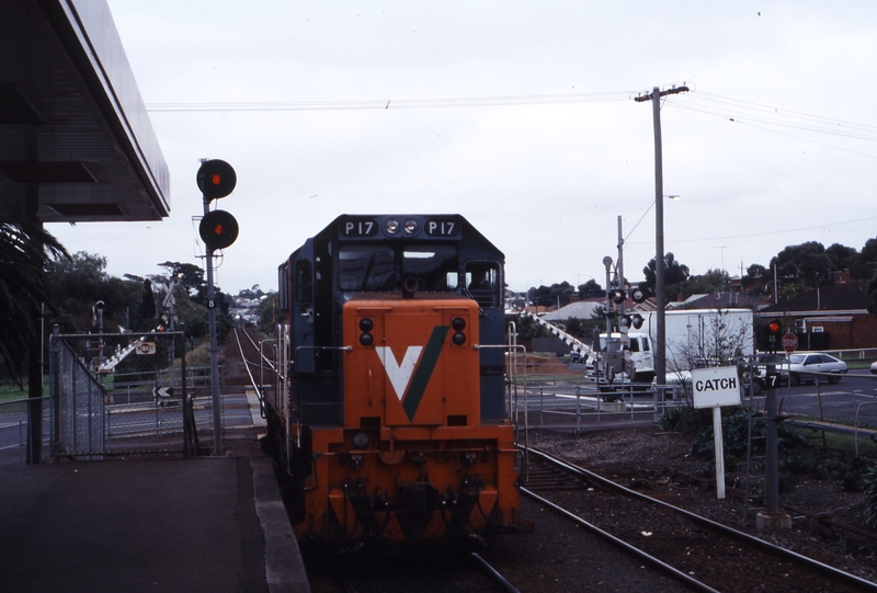 118371: South Geelong P 17 backing down for 8238 Up Passenger