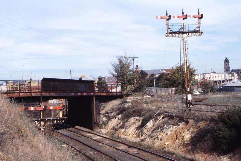 118385: Ballarat Co-acting Up Home Signals on Posts 30A and 30