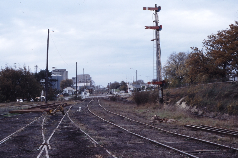 118388: Ballarat Down Starting Signal and Ballarat North Down Distant Signal on Post 31