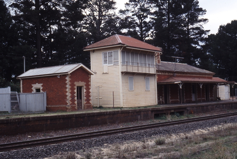 118392: Creswick Old Platform and Buildings on West Side of Line