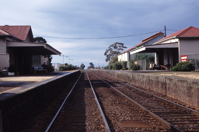 118421: Gisborne Looking towards Melbourne