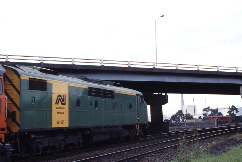 118434: Newport - Sunshine km 11.4 Melbourne Road Overpass 9169 Down Intersystem Express Goods GM 42 G541