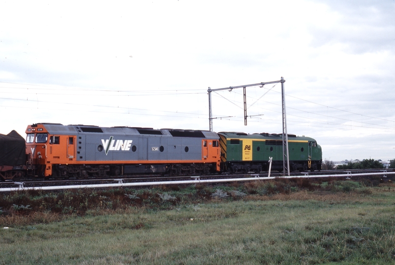 118438: km 11.8 Geelong Line Champion Road Level Crossing 9169 Down Intersystem Express Goods GM 42 G 541