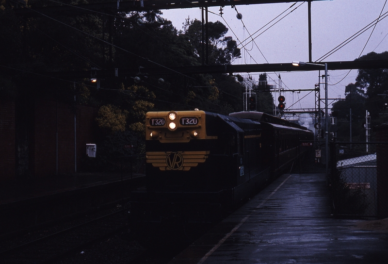 118625: Camberwell 7272 Up Special Passenger T 320 leading J 515 trailing