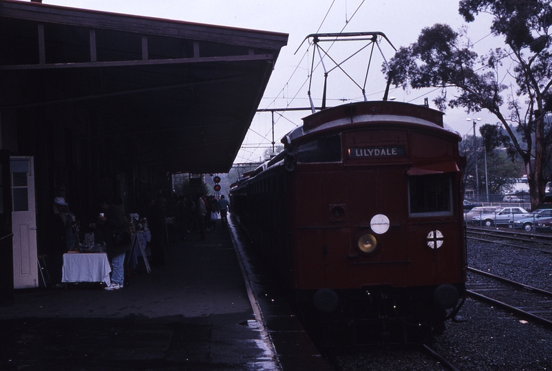 118633: Lilydale 7244 Up Suburban 4-car Tait