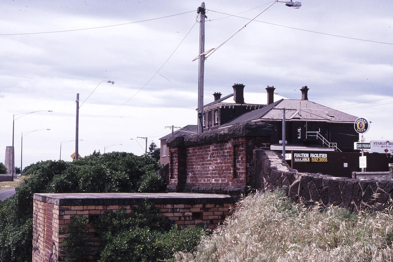 118707: Brighton Beach Tunnel Parapet