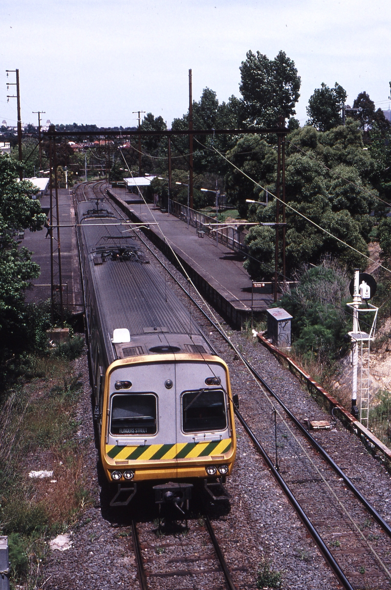 118713: Darebin Up Suburban 3-car Comeng