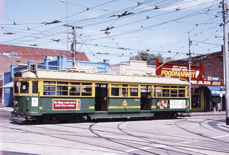 118761: Hawthorn Road at Balaclava Road Northbound in Hawthorn Road W7 1027 Grand Union Junction