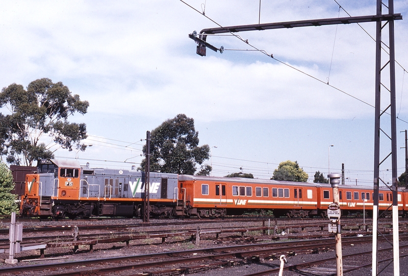 118784: Sunshine 5:11pm Down Kyneton Passenger P 15