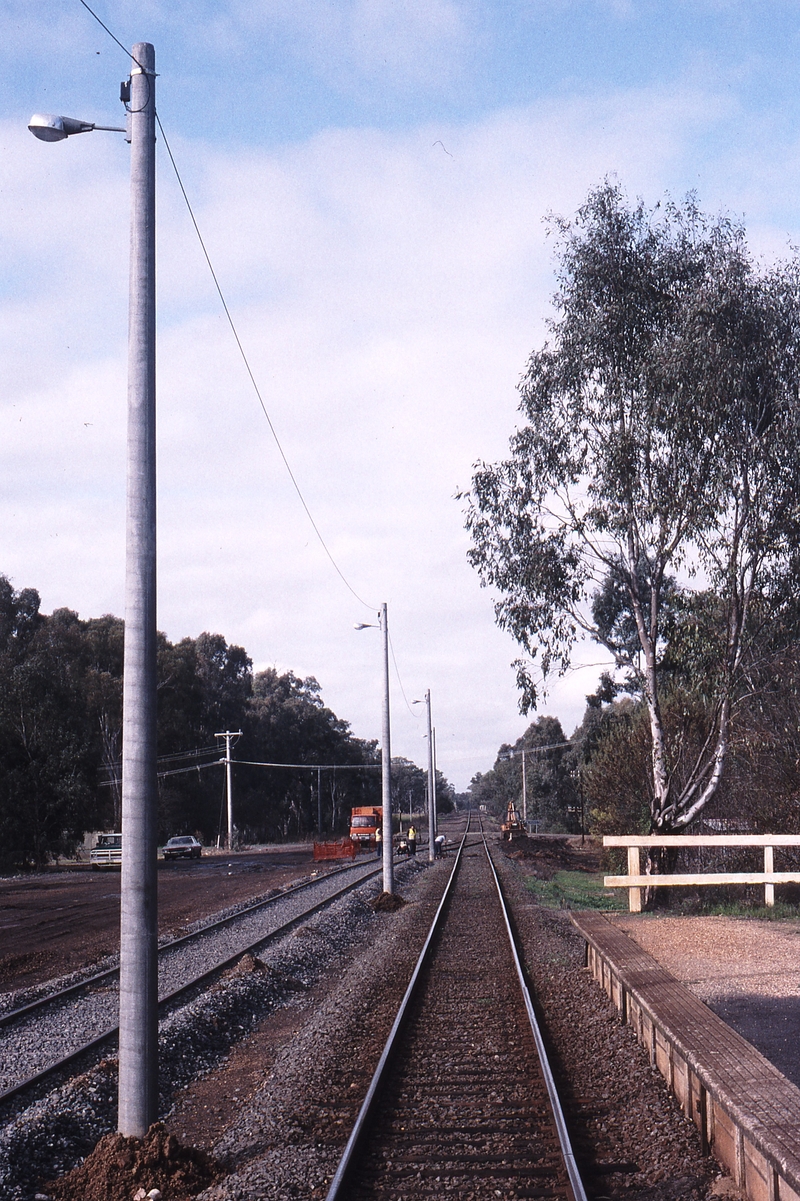 118916: Mooroopna Looking towards Tocumwal from Platform