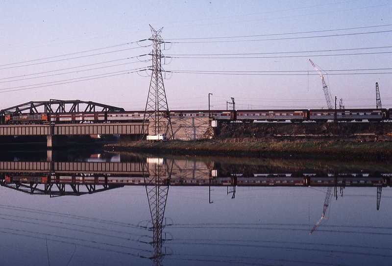 118937: Maribyrnong River Bridge km 4.2 8120 Up Overland Express N 462