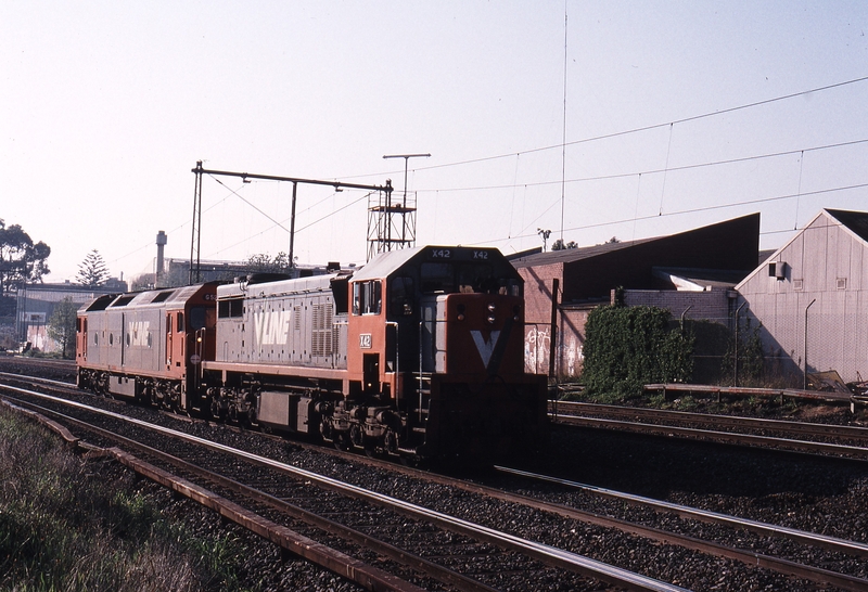 118940: Middle Footscray up side km 6 Down Light Engines X 42 G 521