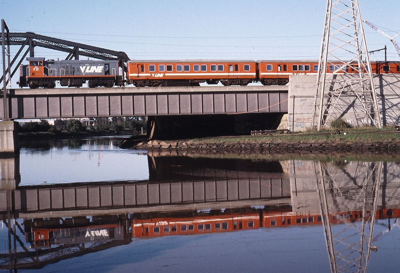 118950: Maribynong River bridge 8116 Up Passenger from Bacchus Marsh P 20