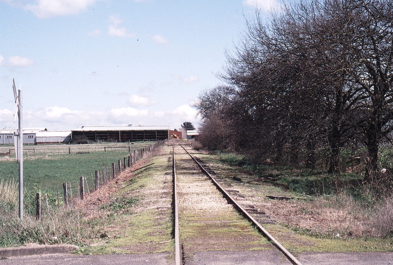 118964: Redan Looking West from Stonepark Road Mobil Siding in distance