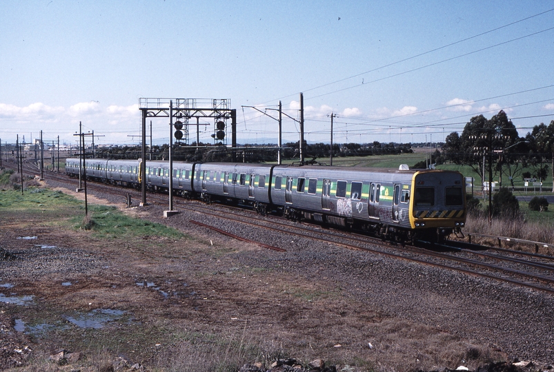 118969: Laverton Junction Up Suburban 6-car Comeng 510 M trailing