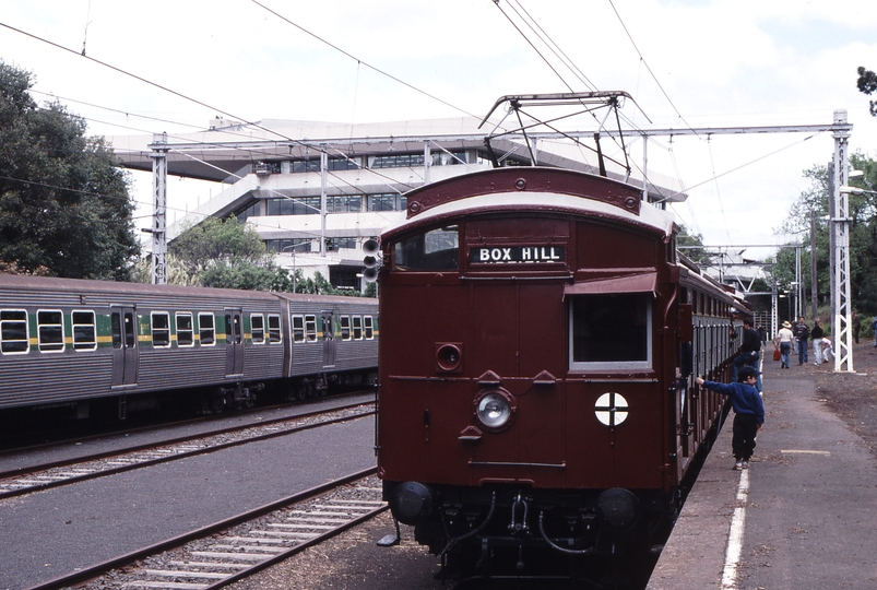 119053: Flemington Racecourse Up Elecrail Special 4-car tait 317 M leading