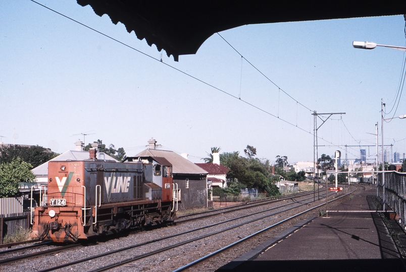 119085: Middle Footscray Up Light Engine bg Y 124